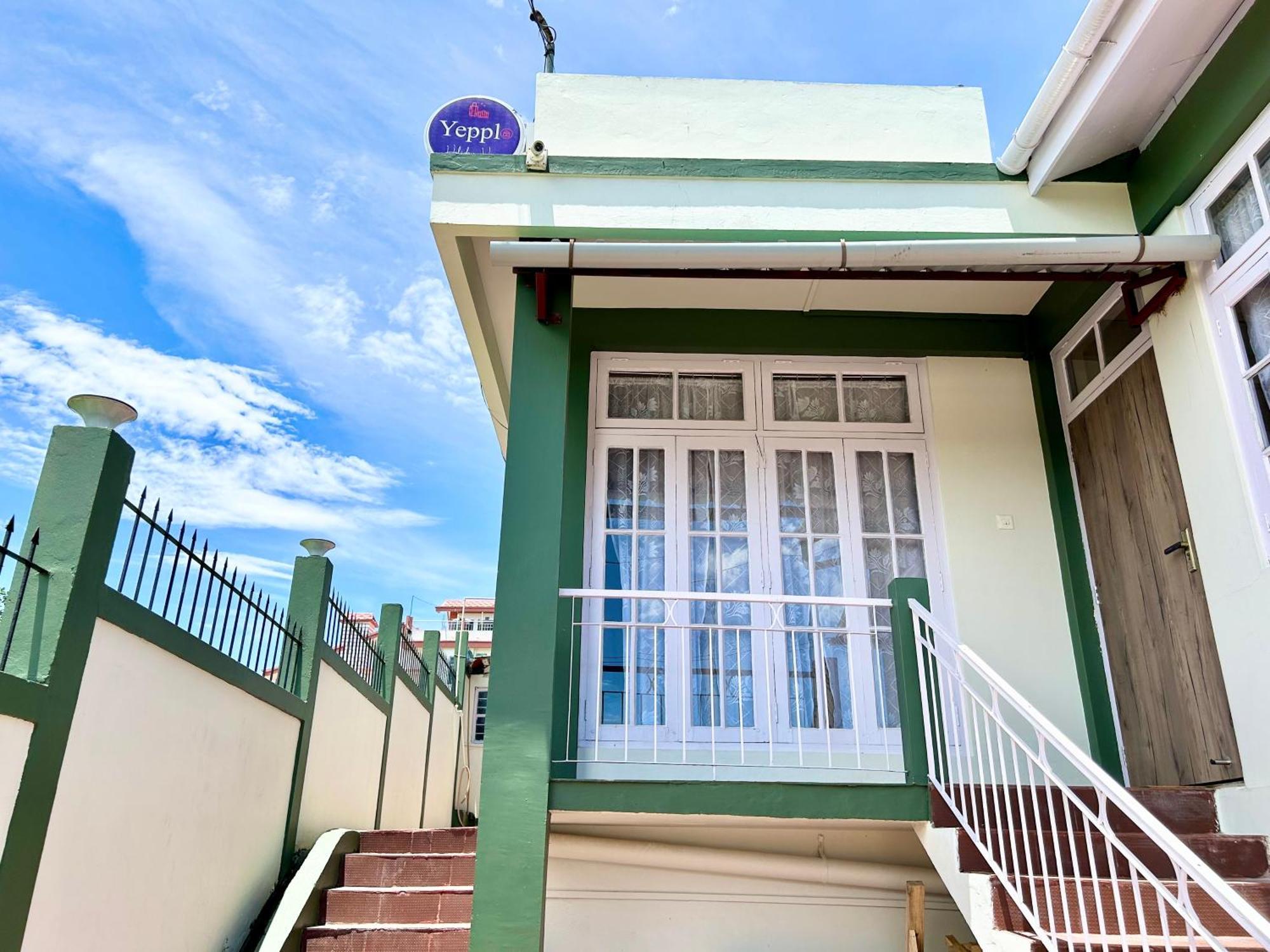 Yepplo Holiday Home - Complimentary Breakfast - 24 Hrs Caretaker & Power Backup 실롱 외부 사진