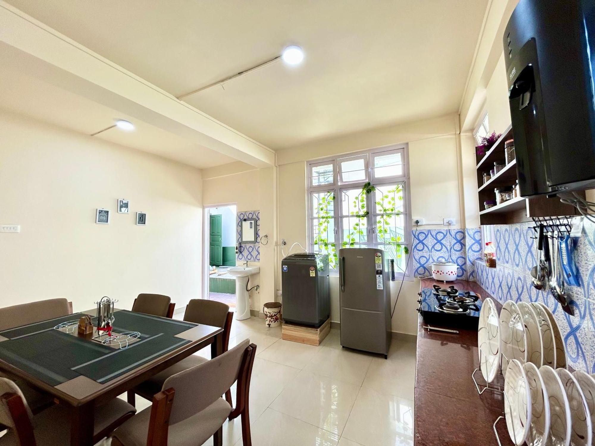 Yepplo Holiday Home - Complimentary Breakfast - 24 Hrs Caretaker & Power Backup 실롱 외부 사진