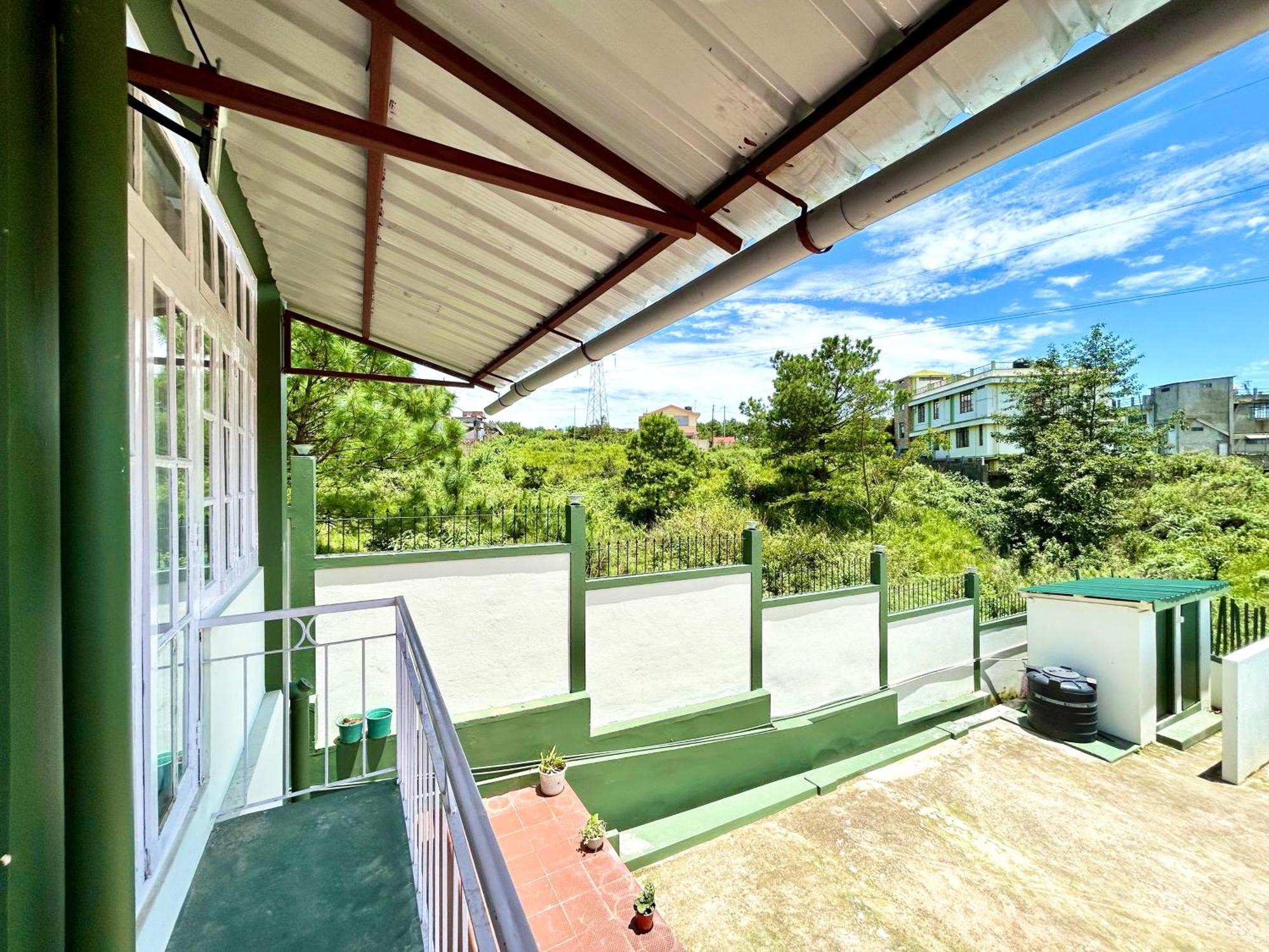 Yepplo Holiday Home - Complimentary Breakfast - 24 Hrs Caretaker & Power Backup 실롱 외부 사진