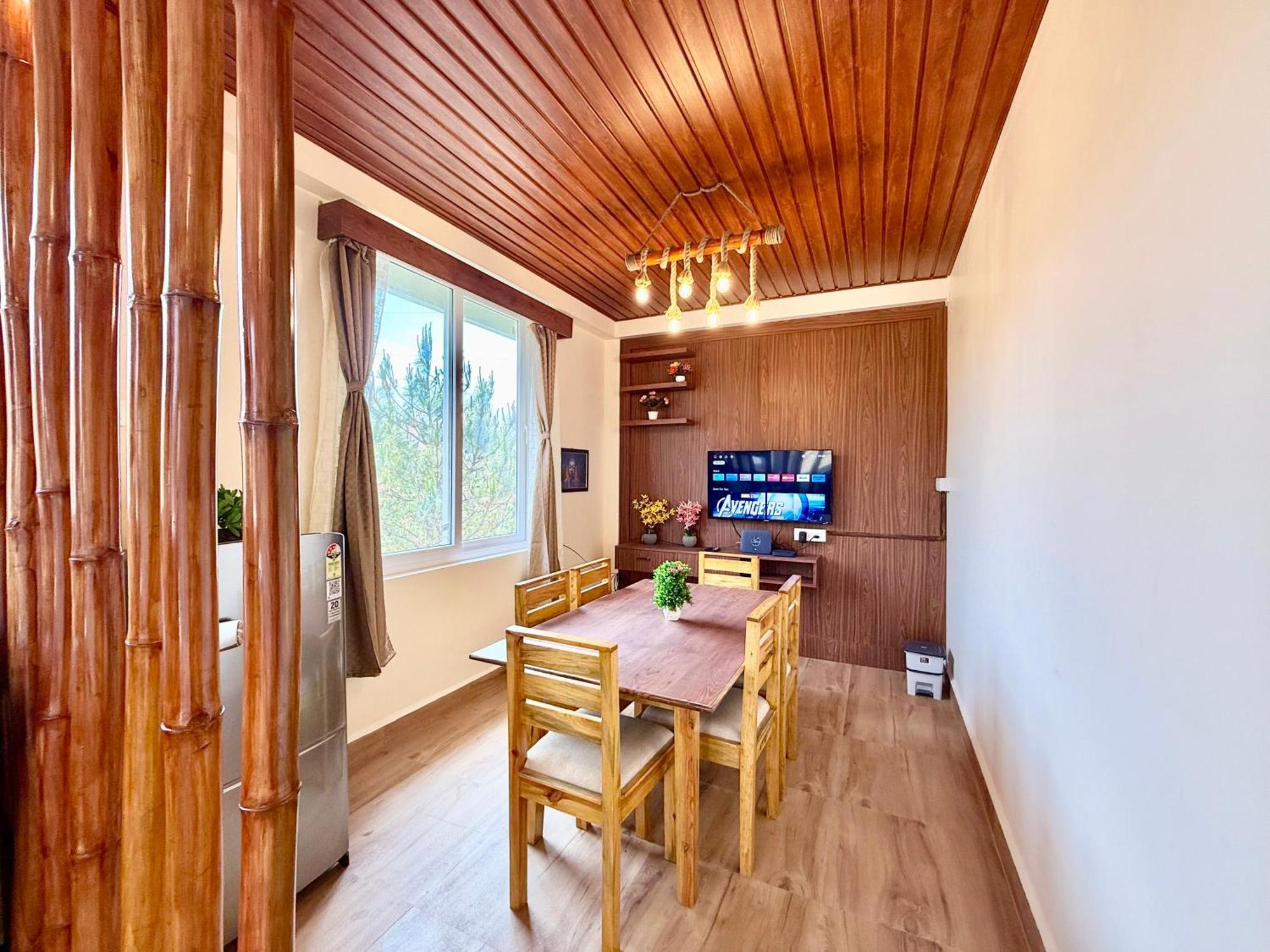 Yepplo Holiday Home - Complimentary Breakfast - 24 Hrs Caretaker & Power Backup 실롱 외부 사진