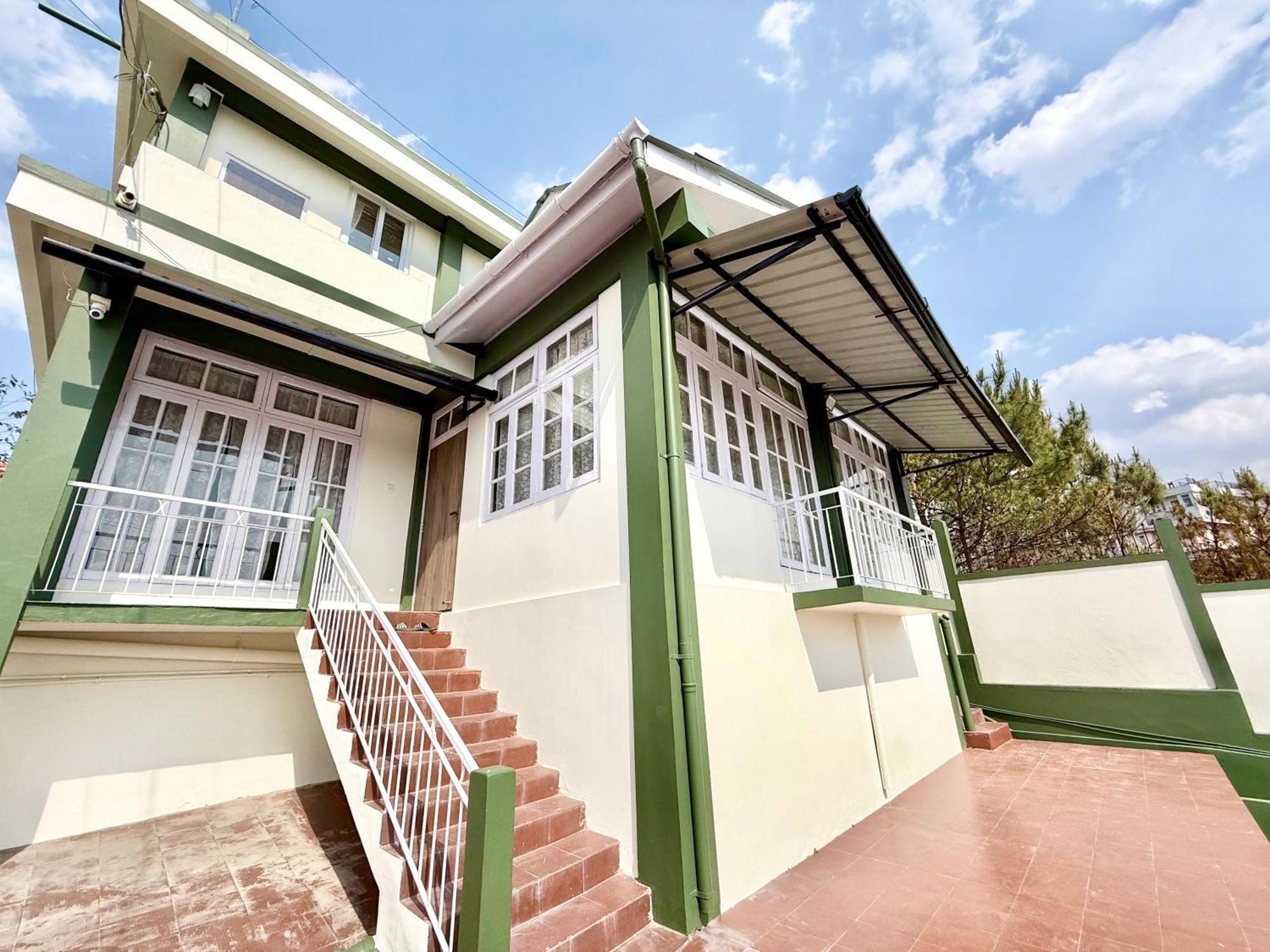 Yepplo Holiday Home - Complimentary Breakfast - 24 Hrs Caretaker & Power Backup 실롱 외부 사진